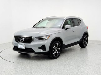 Certified 2025 Volvo XC40 B5 Core image 1