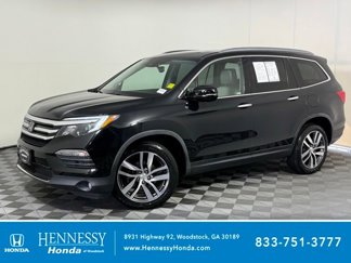 Used 2017 Honda Pilot Touring image 1