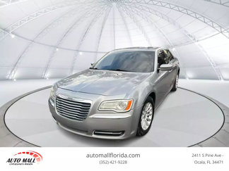 Used 2013 Chrysler 300 image 1