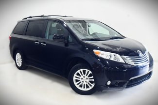 Used 2015 Toyota Sienna XLE image 1