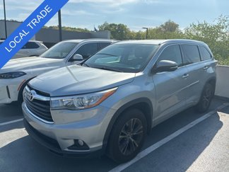 Used 2016 Toyota Highlander XLE image 1