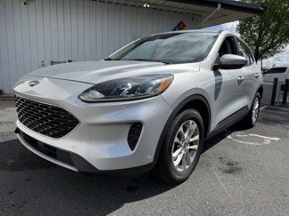 Used 2020 Ford Escape SE image 1