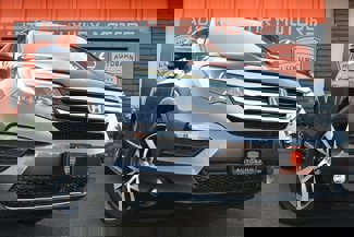 Used 2016 Honda Pilot Touring image 1