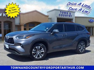 Used 2021 Toyota Highlander XLE image 1