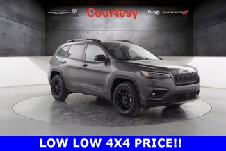 Certified 2023 Jeep Cherokee Altitude Lux image 1
