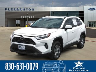 Used 2022 Toyota RAV4 XLE image 1