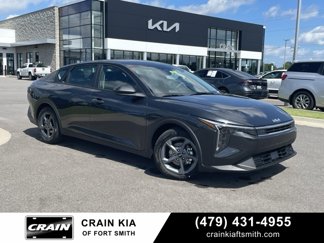 New 2025 Kia K4 LXS image 1