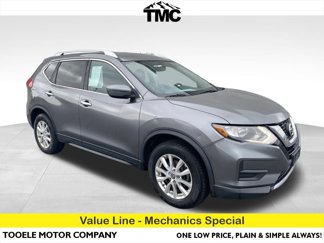 Used 2017 Nissan Rogue SV image 1
