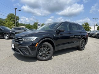 Used 2024 Volkswagen Tiguan SE image 1