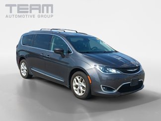 Used 2017 Chrysler Pacifica Touring-L Plus w/ Advanced Safetytec Group image 1