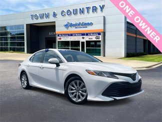 Used 2019 Toyota Camry L image 1