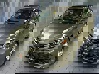 Used 2018 Toyota Camry LE image 1