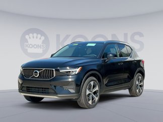New 2025 Volvo XC40 B5 Core w/ Protection Package Premier image 1
