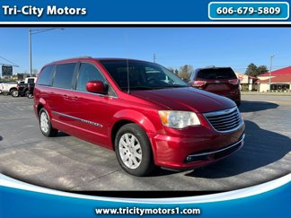 Used 2014 Chrysler Town & Country Touring image 1