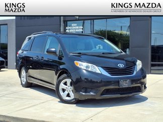 Used 2014 Toyota Sienna LE image 1