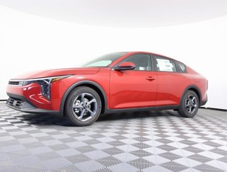 New 2025 Kia K4 LXS image 1