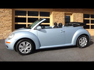 Used 2009 Volkswagen Beetle S image 1
