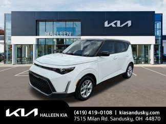 Certified 2023 Kia Soul S image 1