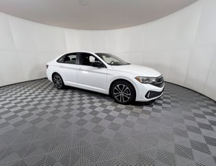 Used 2023 Volkswagen Jetta Sport image 1