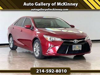 Used 2016 Toyota Camry LE image 1