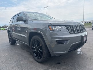 Used 2021 Jeep Grand Cherokee Laredo X image 1