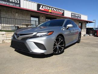 Used 2018 Toyota Camry SE w/ Moonroof Package image 1
