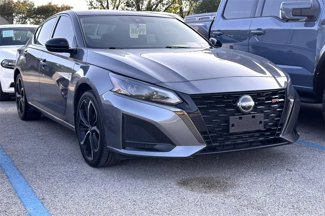 Used 2023 Nissan Altima 2.5 SR image 1