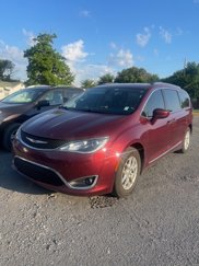 Used 2020 Chrysler Pacifica Touring-L image 1