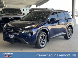 Used 2024 Nissan Rogue SV w/ SV Premium Package image 1