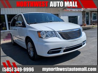 Used 2016 Chrysler Town & Country Touring-L w/ Driver Convenience Group image 1