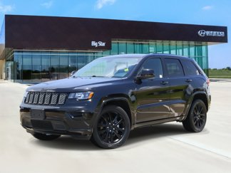 Used 2017 Jeep Grand Cherokee Altitude image 1