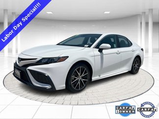 Used 2023 Toyota Camry SE image 1