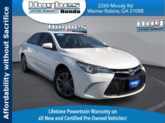 Used 2017 Toyota Camry SE image 1