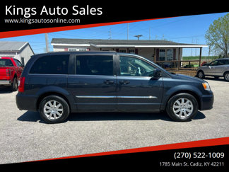 Used 2014 Chrysler Town & Country Touring image 1