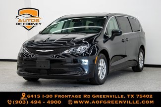 Used 2023 Chrysler Voyager LX image 1