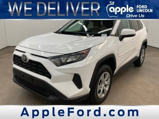 Used 2020 Toyota RAV4 LE image 1