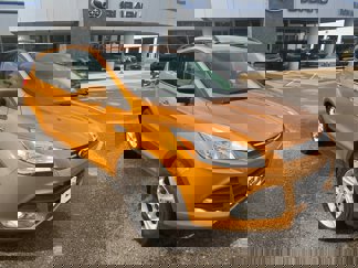 Used 2016 Ford Escape SE w/ Equipment Group 201A image 1