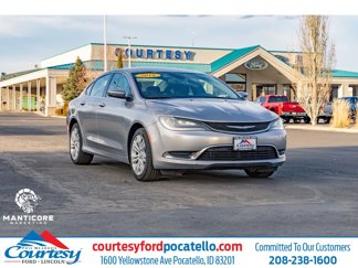 Used 2016 Chrysler 200 Limited w/ Convenience Group image 1