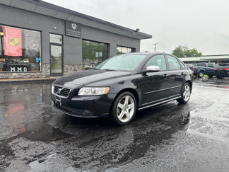 Used 2009 Volvo S40 T5 R-Design image 1