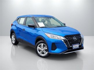 Used 2022 Nissan Kicks S image 1