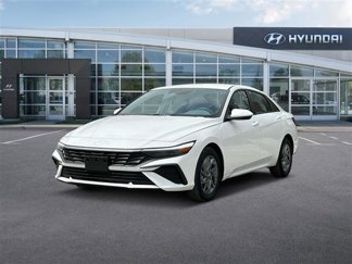 Used 2024 Hyundai Elantra SEL image 1