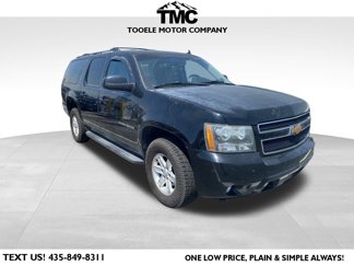 Used 2014 Chevrolet Suburban LT w/ Luxury Package image 1