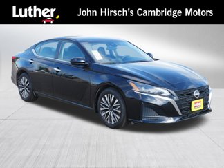 Used 2023 Nissan Altima 2.5 SV image 1