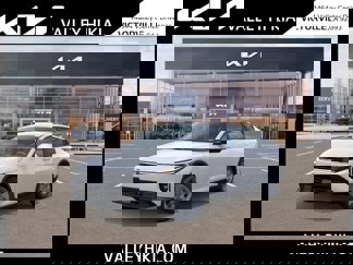 New 2025 Kia K4 LX image 1