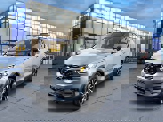 Used 2020 Volvo XC40 T4 R-Design w/ Protection Package Premier image 1