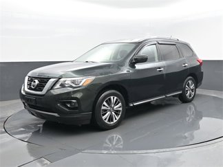 Used 2018 Nissan Pathfinder SV image 1