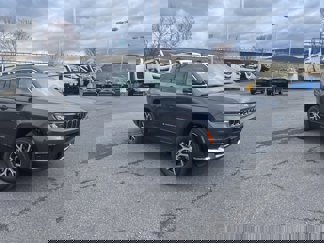 New 2025 Jeep Grand Cherokee L Limited image 1