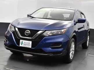 Used 2022 Nissan Rogue Sport S image 1