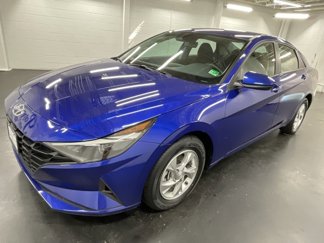 Used 2023 Hyundai Elantra SE image 1
