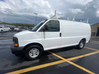 Used 2017 Chevrolet Express 3500 image 1